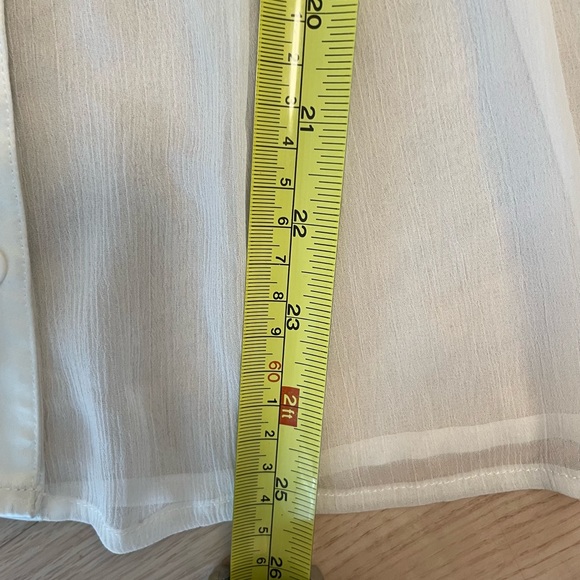 NWOT- Sheer off white , size M , Short Sleeve Top - Picture 8 of 10
